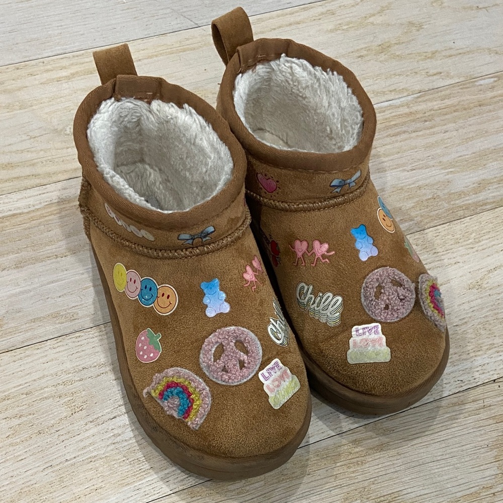 Girls Steve Madden Brown Suede Boots with Fun Patches size toddler 10